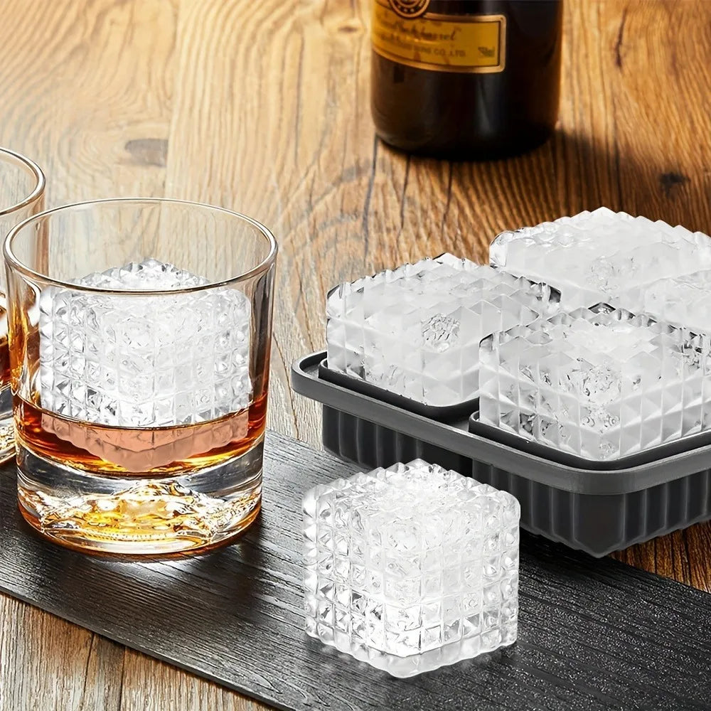 Eiswürfelform aus Silikon mit Deckel