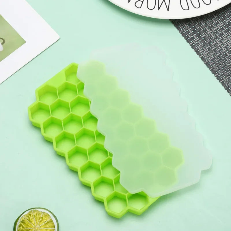 Eiswürfelform aus Silikon Wabe 37 Mulden BPA-frei mit Deckel