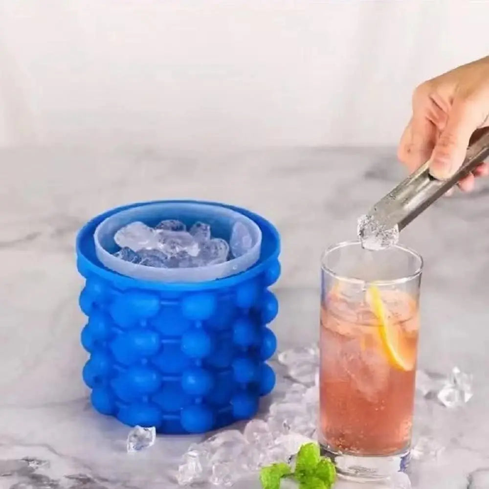 Eiswürfelform aus Silikon und Eiseimer 2in1