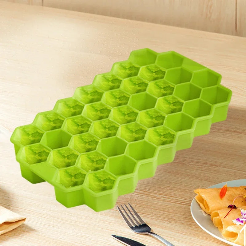 Eiswürfelform aus Silikon Wabe 37 Mulden BPA-frei mit Deckel