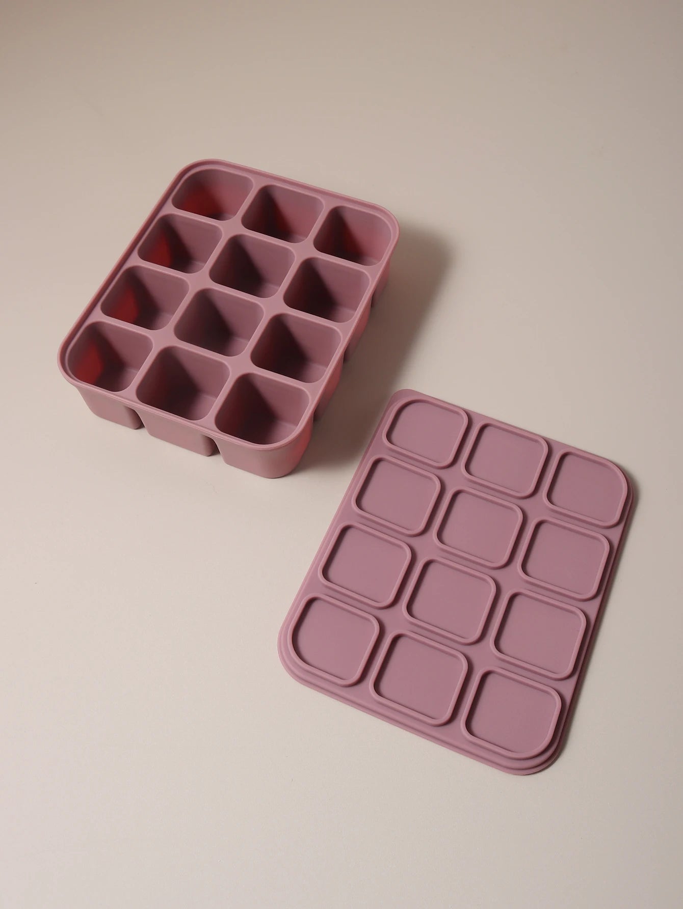 Eiswürfelform 12er Miniwürfel mit Deckel stapelbar